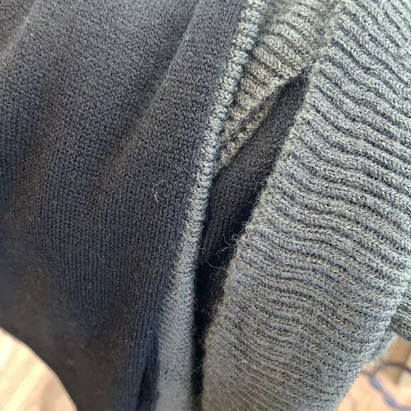 Open‎ Cardigan/Shawl - Picture 6 of 6